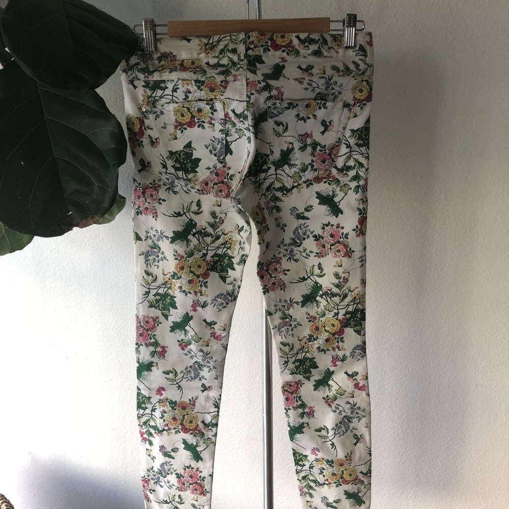 Zara Women’s Floral Denim Mid Length
